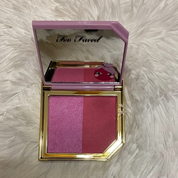 Too Faced Pink and Gold Compact - Picture 2 of 2